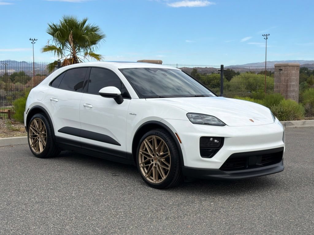 Used 2024 Porsche Macan 4 Electric AWD/4WD image 5