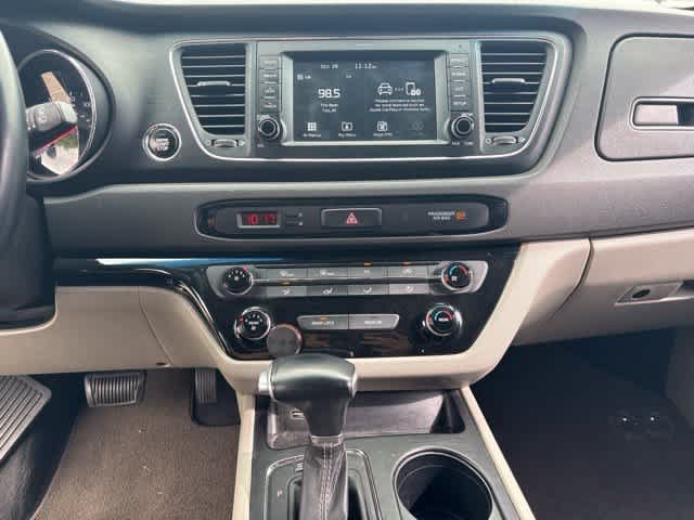 Used 2017 Kia Sedona LX w/ LX Essentials Premium Package FWD image 20