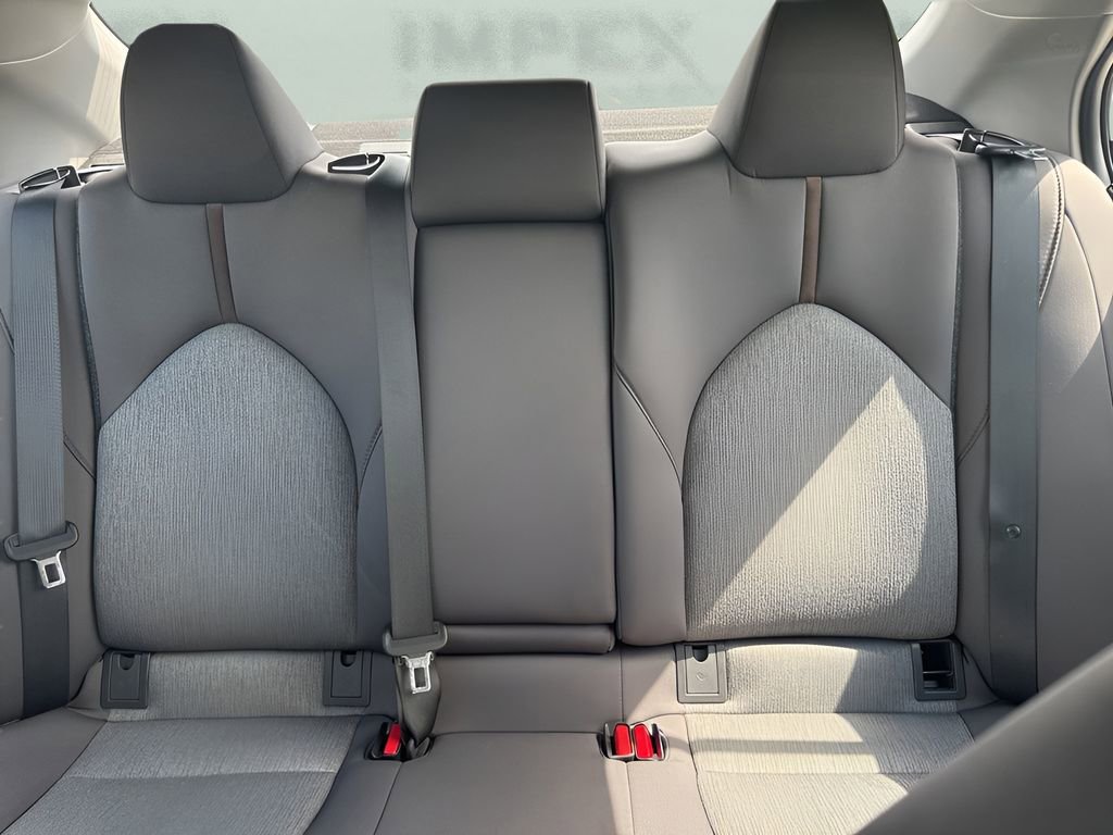 Used 2019 Toyota Camry LE FWD image 11