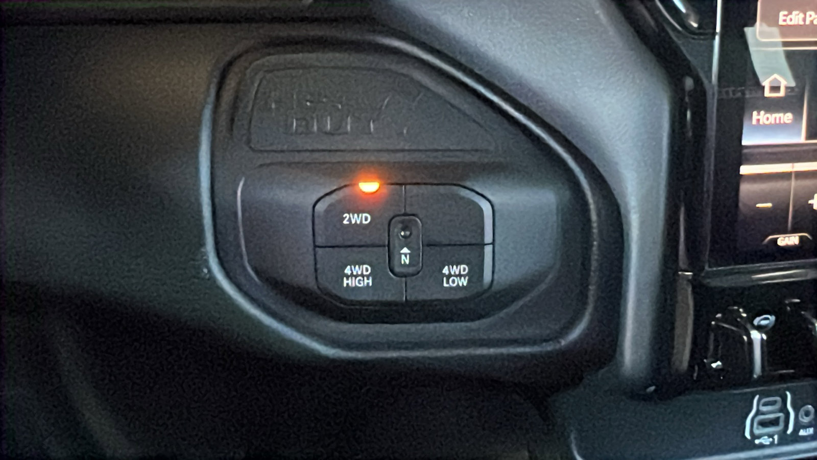 New 2025 RAM 2500 Laramie image 31