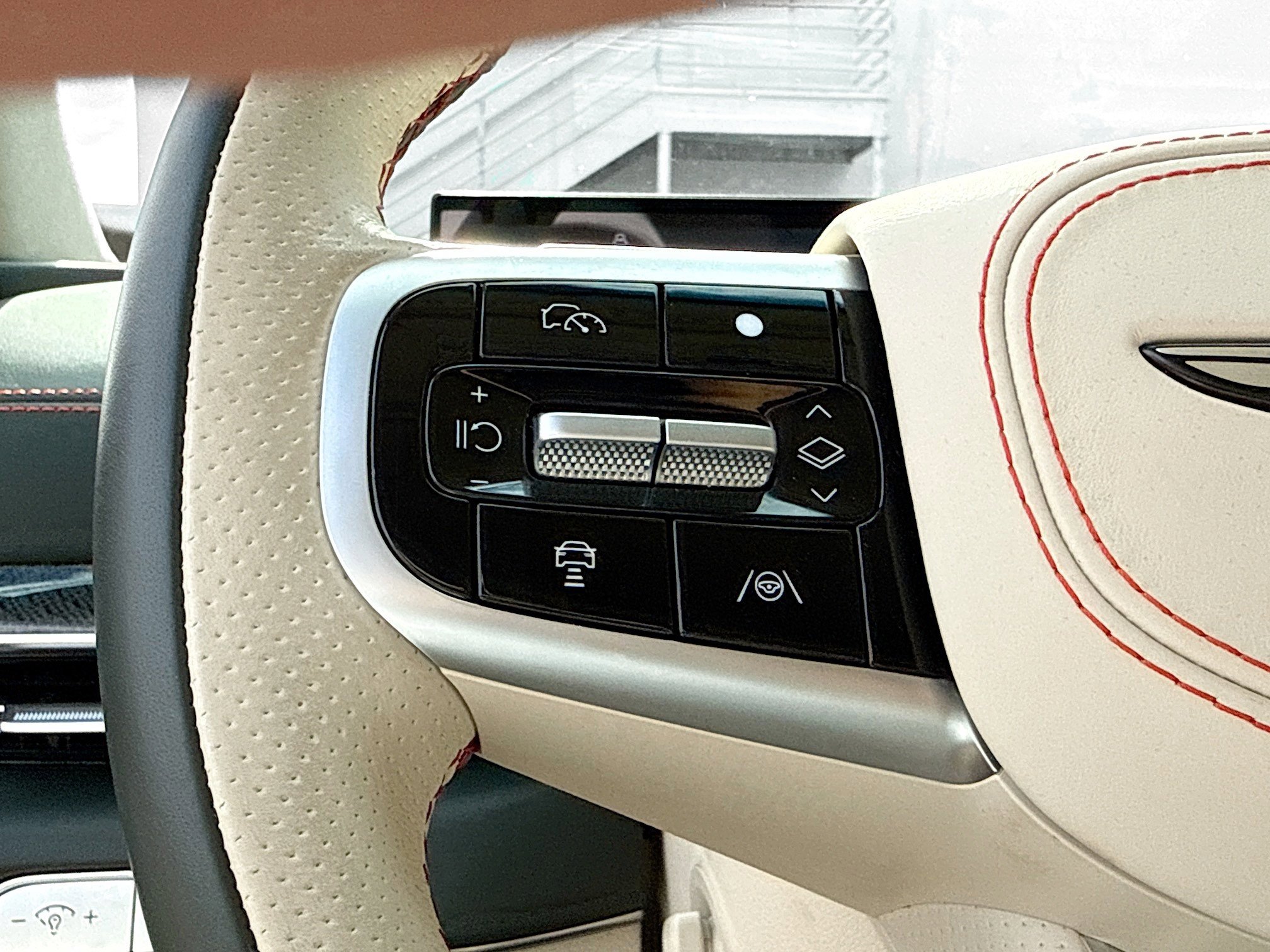 Used 2025 Genesis GV80 3.5T e-SC AWD/4WD image 38