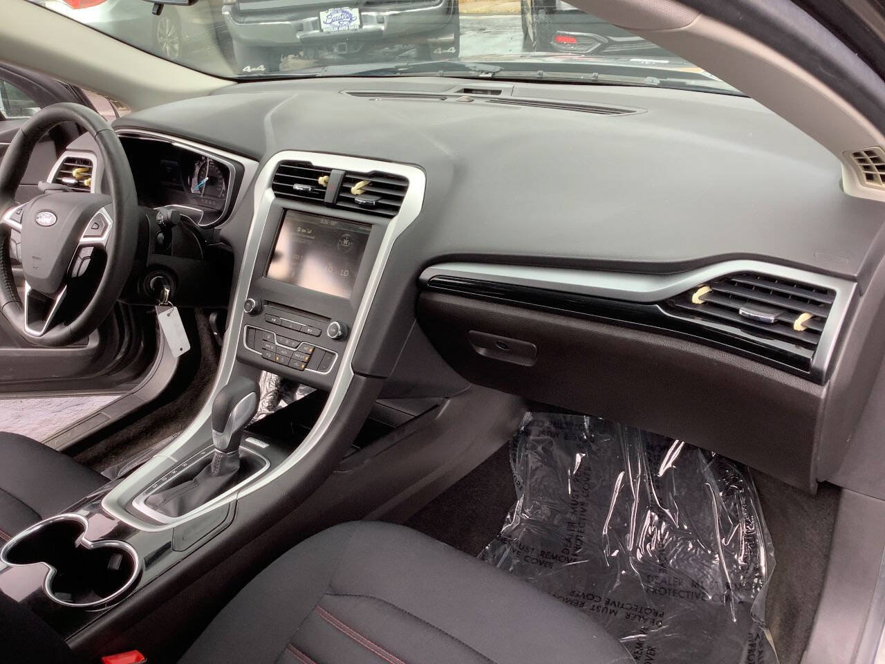 Used 2016 Ford Fusion SE FWD image 30