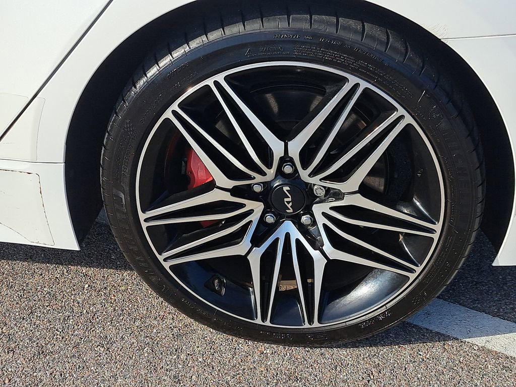 Used 2022 Kia Stinger GT2 w/ Red Interior Color Package image 5