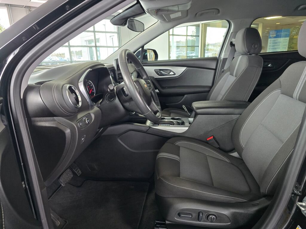 Used 2025 Chevrolet Blazer LT image 22