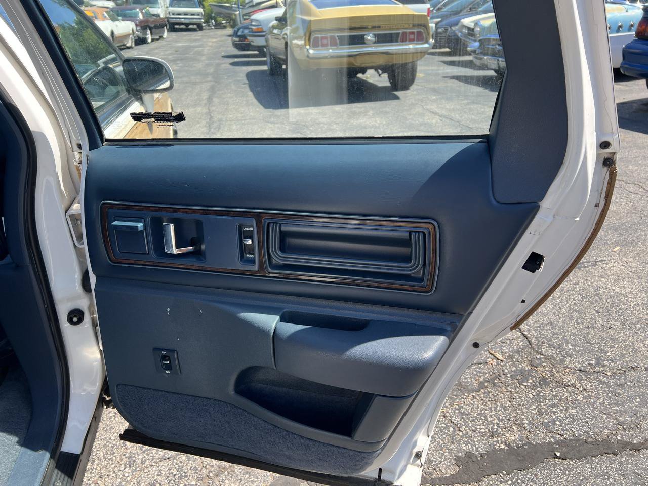 Used 1991 Buick Roadmaster Estate RWD image 17