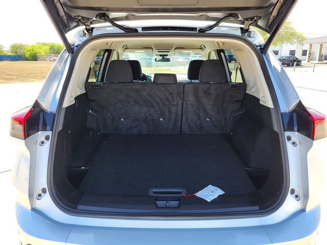 Used 2025 Nissan Rogue SV image 21