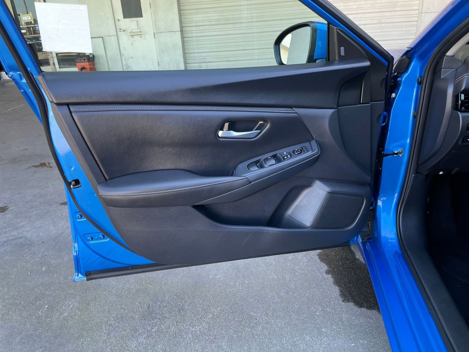 Used 2025 Nissan Sentra SV image 18