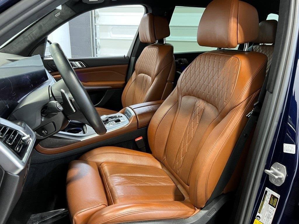 Used 2023 BMW X7 M60i w/ Executive Package image 28