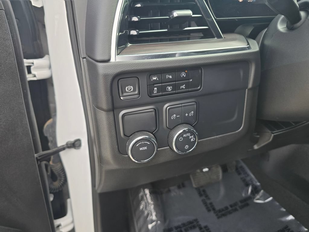 Used 2025 Chevrolet Tahoe LS RWD image 23