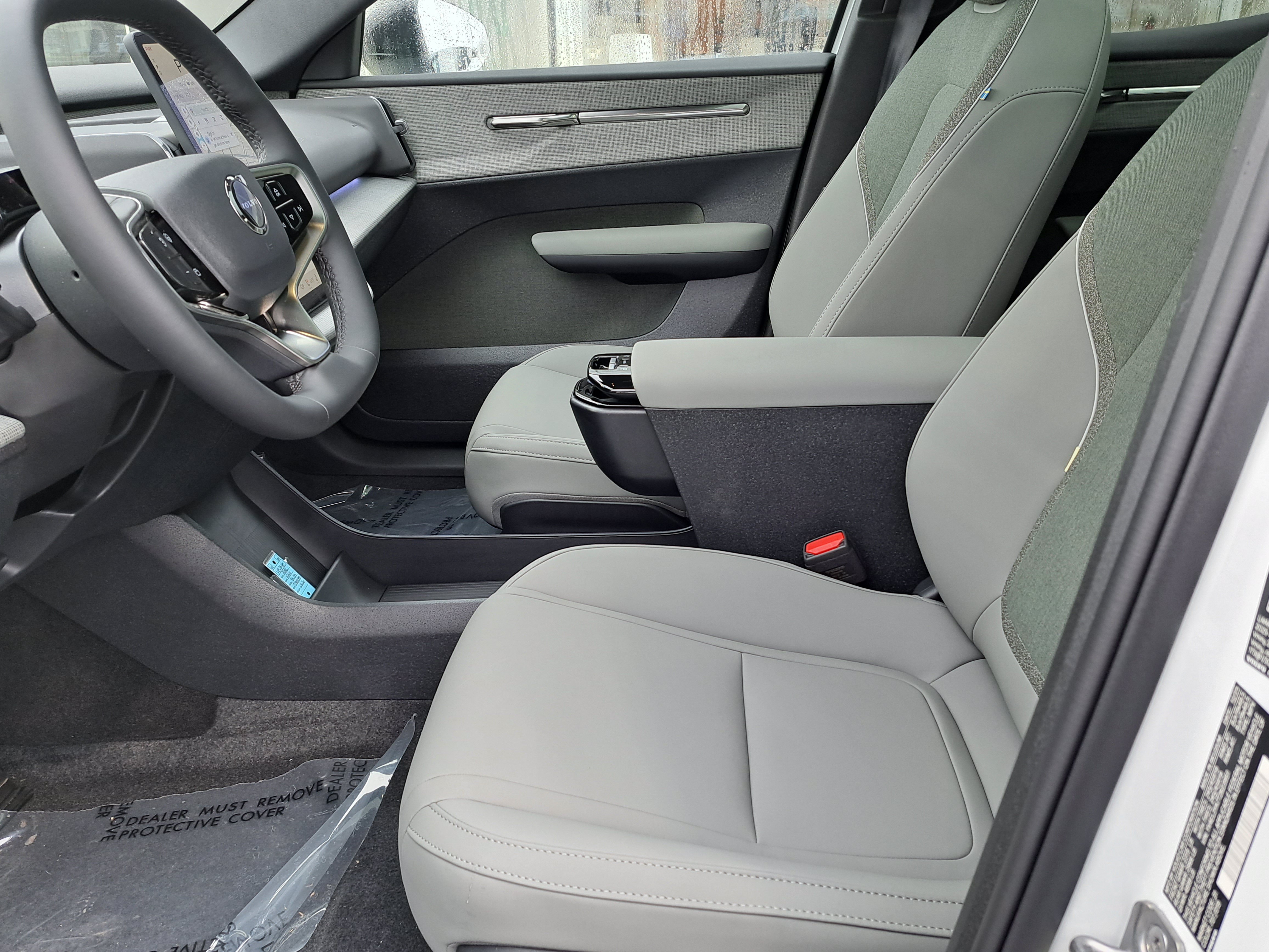 New 2026 Volvo EX30 Plus w/ Climate Package RWD image 6