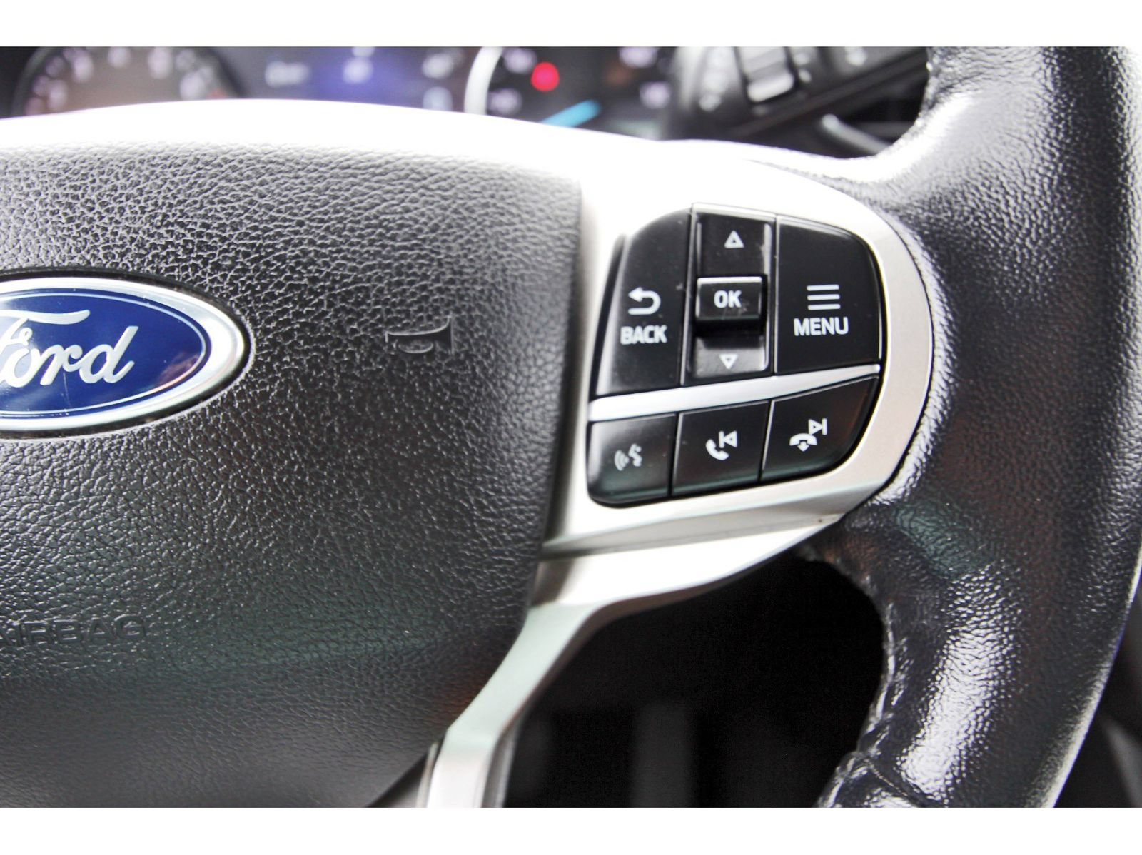 Used 2021 Ford Explorer Limited w/ Equipment Group 301A AWD/4WD image 14