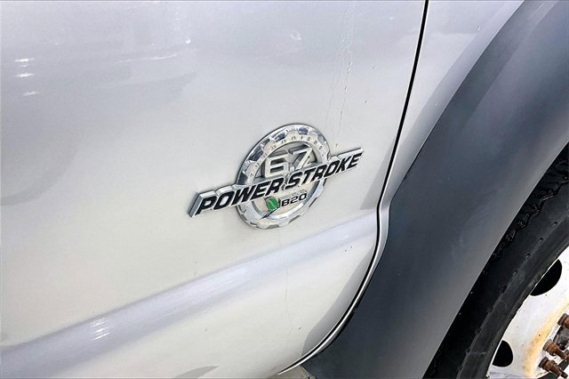 Used 2015 Ford F550 4x4 Regular Cab Super Duty image 17
