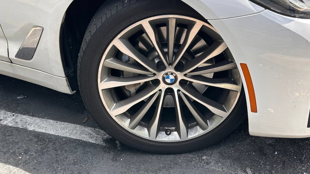 Used 2022 BMW 530i xDrive w/ Convenience Package AWD/4WD image 4
