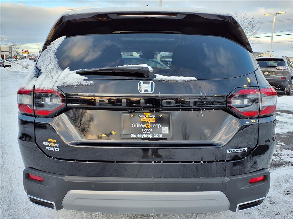 Certified 2025 Honda Pilot Touring image 11