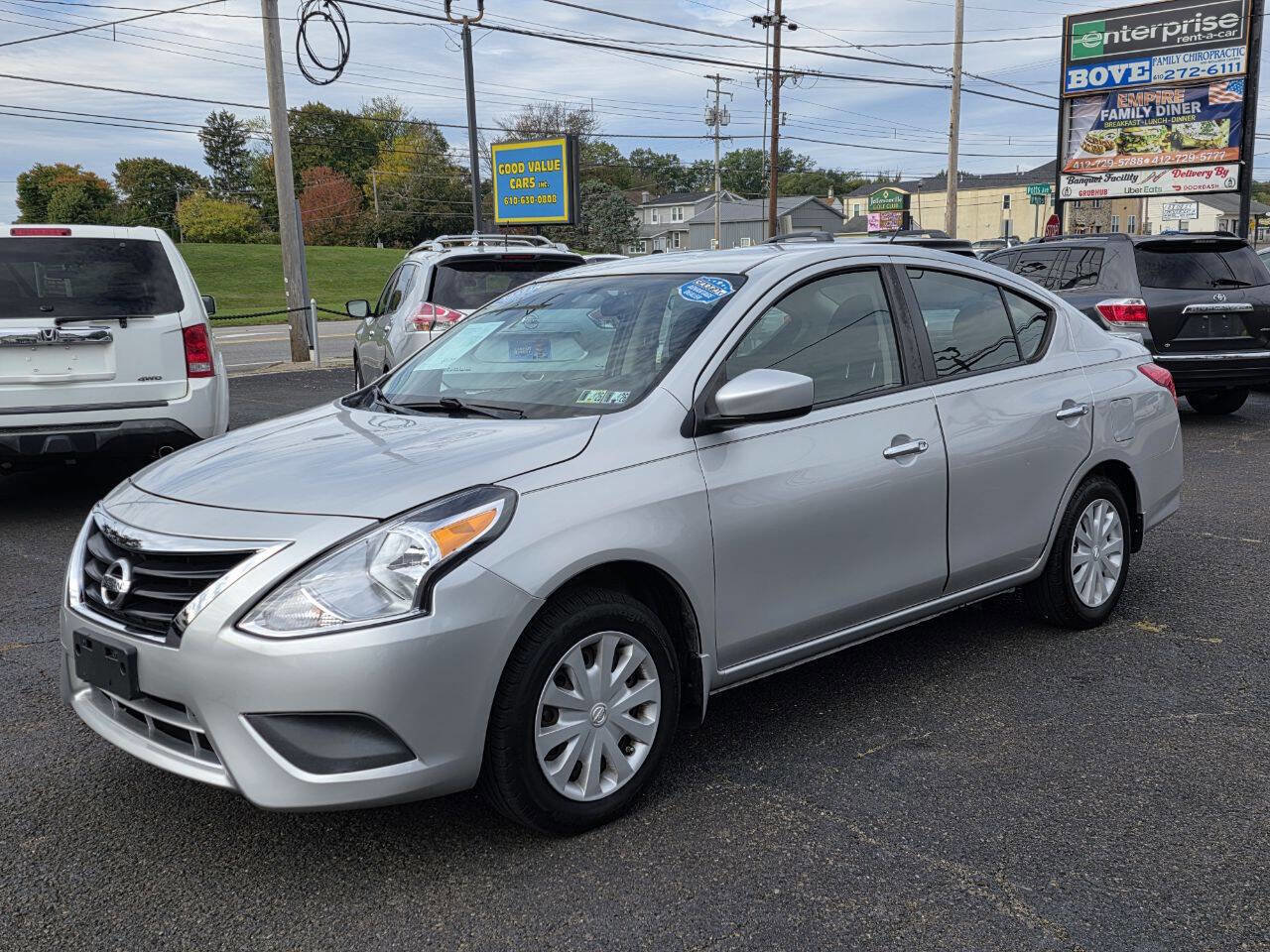 Used 2016 Nissan Versa SV image 1