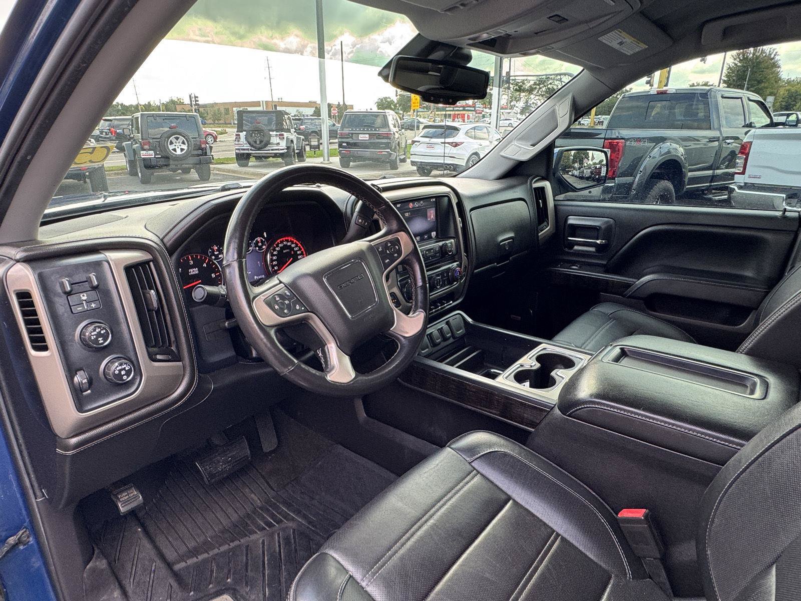 Used 2015 GMC Sierra 1500 Denali w/ Driver Alert Package AWD/4WD image 17