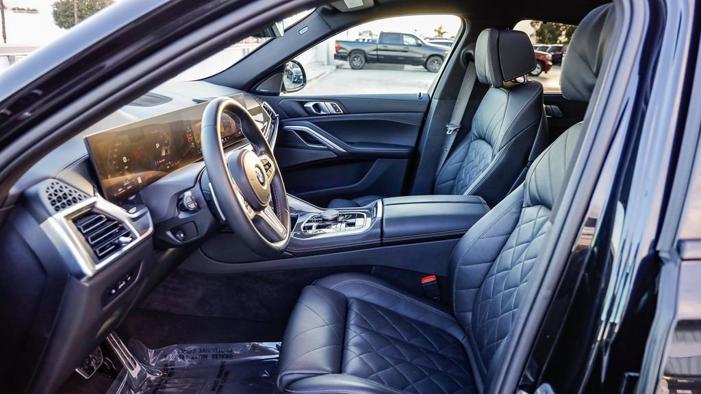 Used 2024 BMW X6 M60i w/ Parking Assistance Package image 22