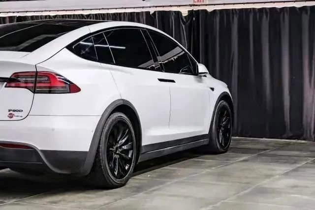 Used 2016 Tesla Model X Performance image 13
