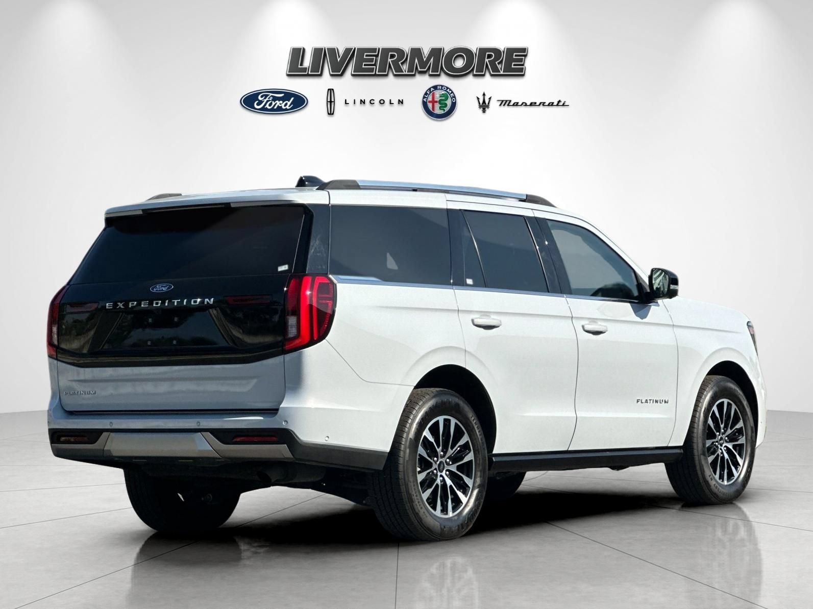 Certified 2025 Ford Expedition Platinum AWD/4WD image 3