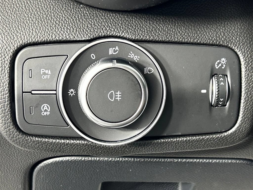 Used 2022 Alfa Romeo Giulia Ti AWD/4WD image 28