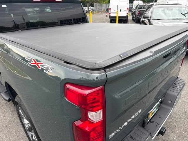 Used 2025 Chevrolet Silverado 1500 LT AWD/4WD image 32