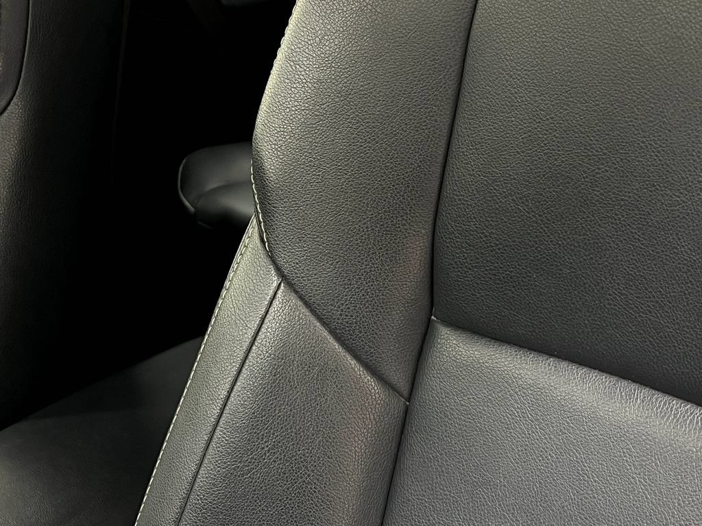 Used 2018 Toyota RAV4 Limited AWD/4WD image 19
