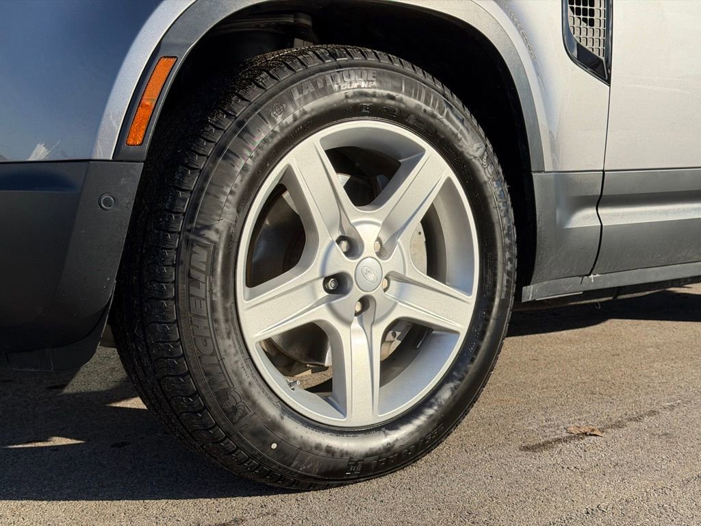 Used 2021 Land Rover Defender 110 SE image 28