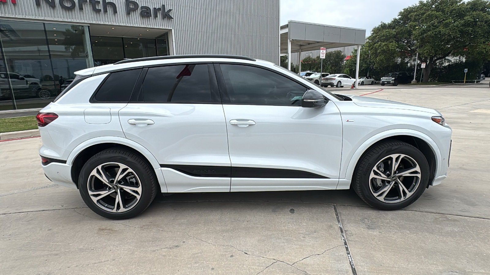 New 2027 Audi Q6 e-tron Premium Plus AWD/4WD image 8