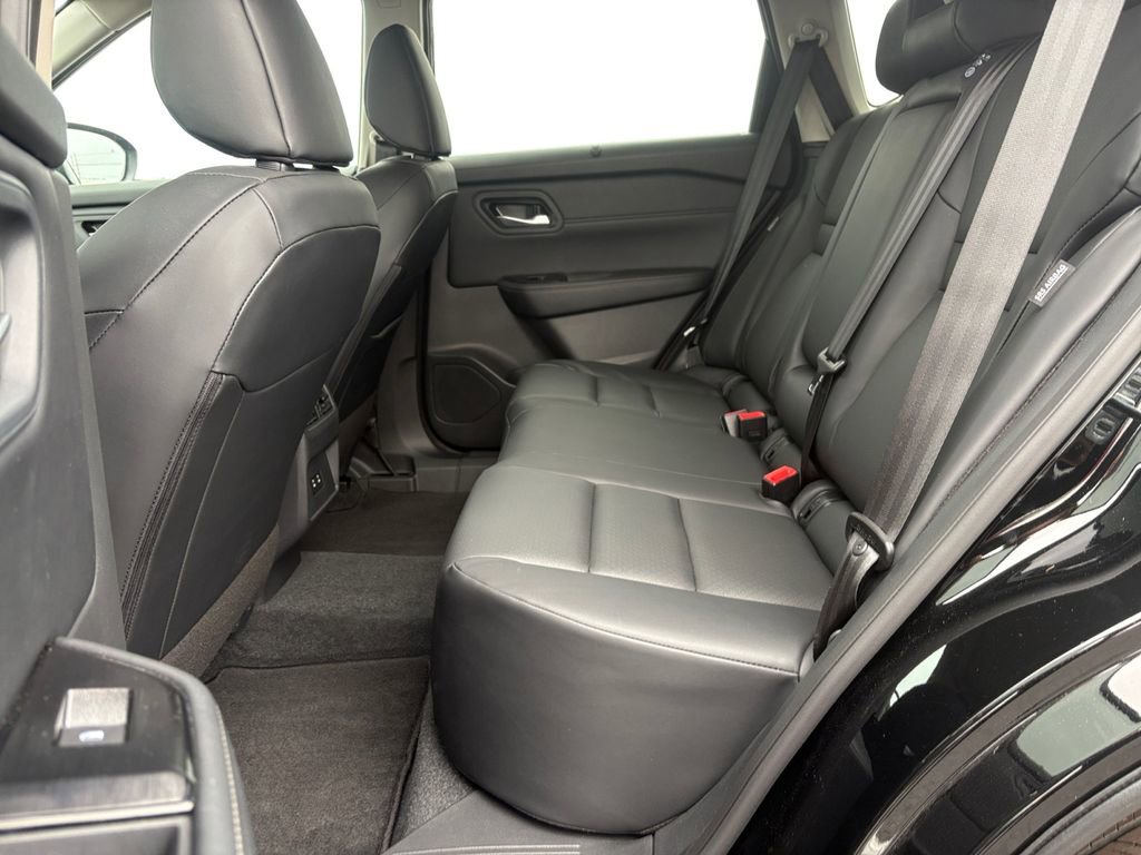 Used 2026 Nissan Rogue SV w/ SV Premium Package image 13