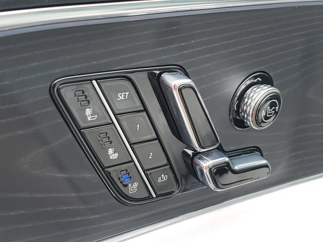 Certified 2024 Cadillac Lyriq Sport w/ LPO, Floor Liner Package AWD/4WD image 7