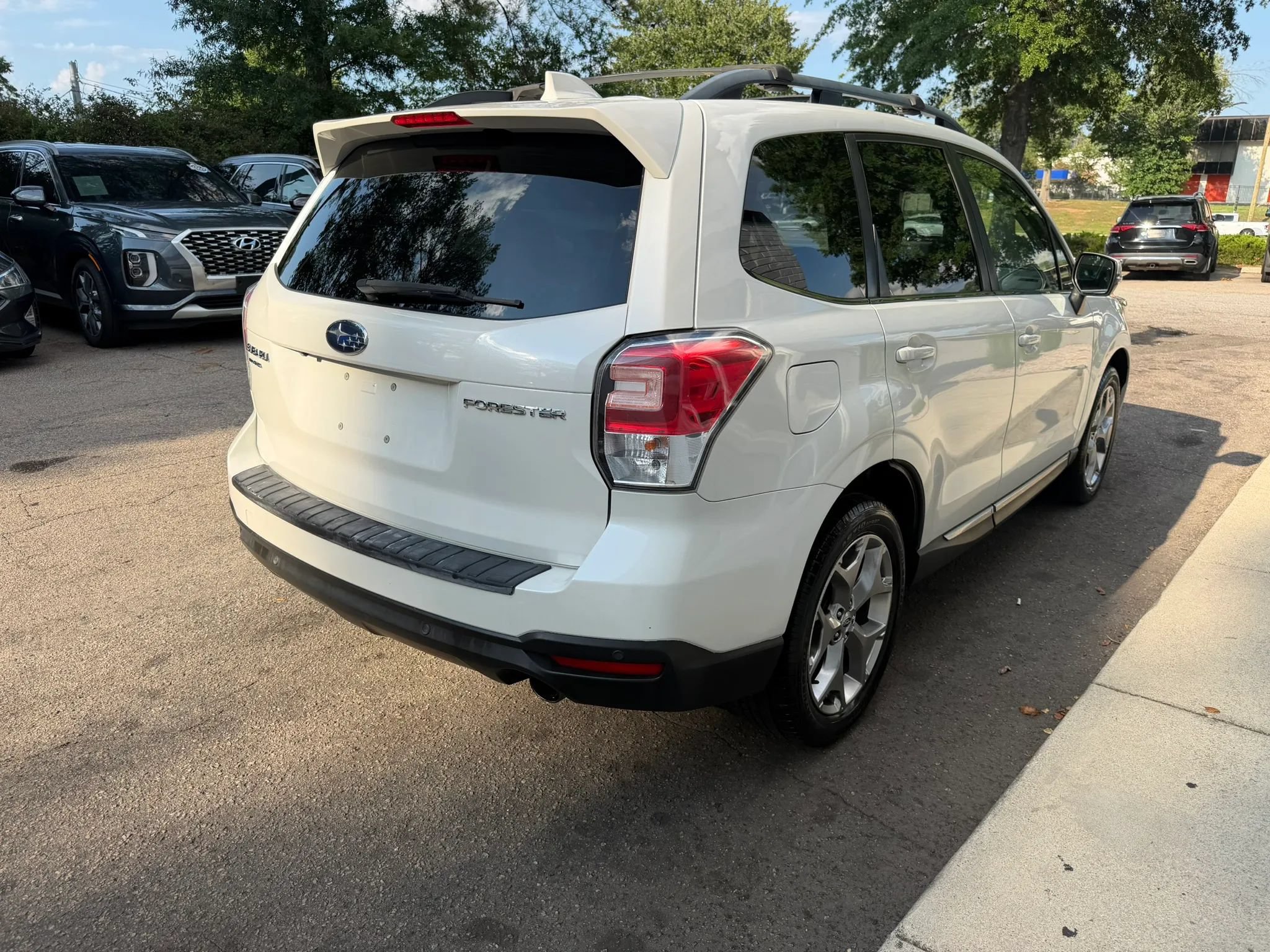 Used 2018 Subaru Forester 2.5i Touring w/ Popular Package #3B AWD/4WD image 5