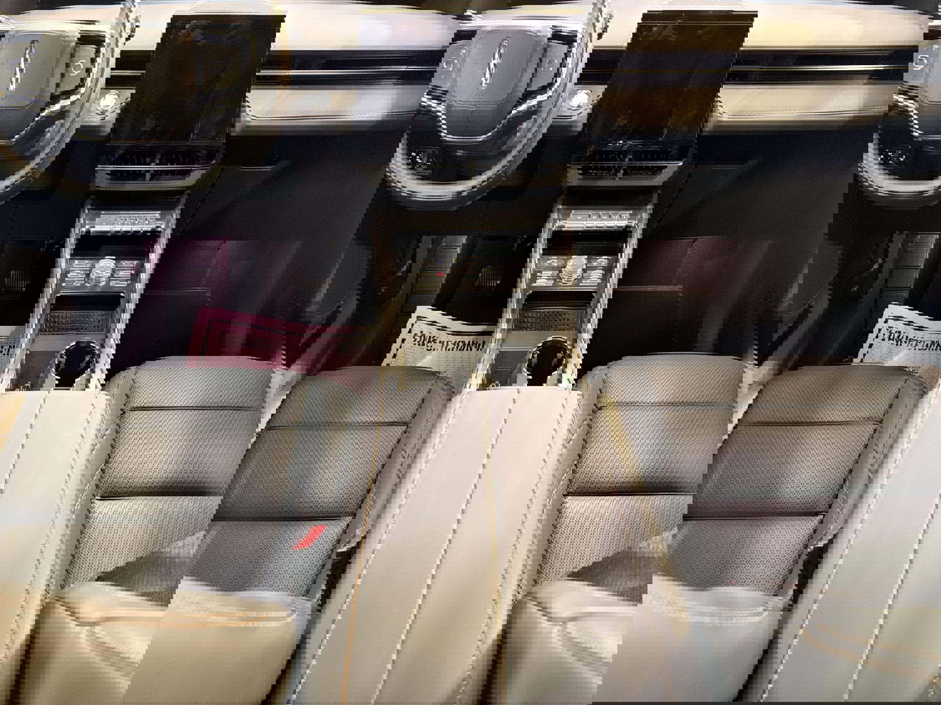 Used 2025 Lincoln Nautilus Premier w/ Jet Appearance Package image 22