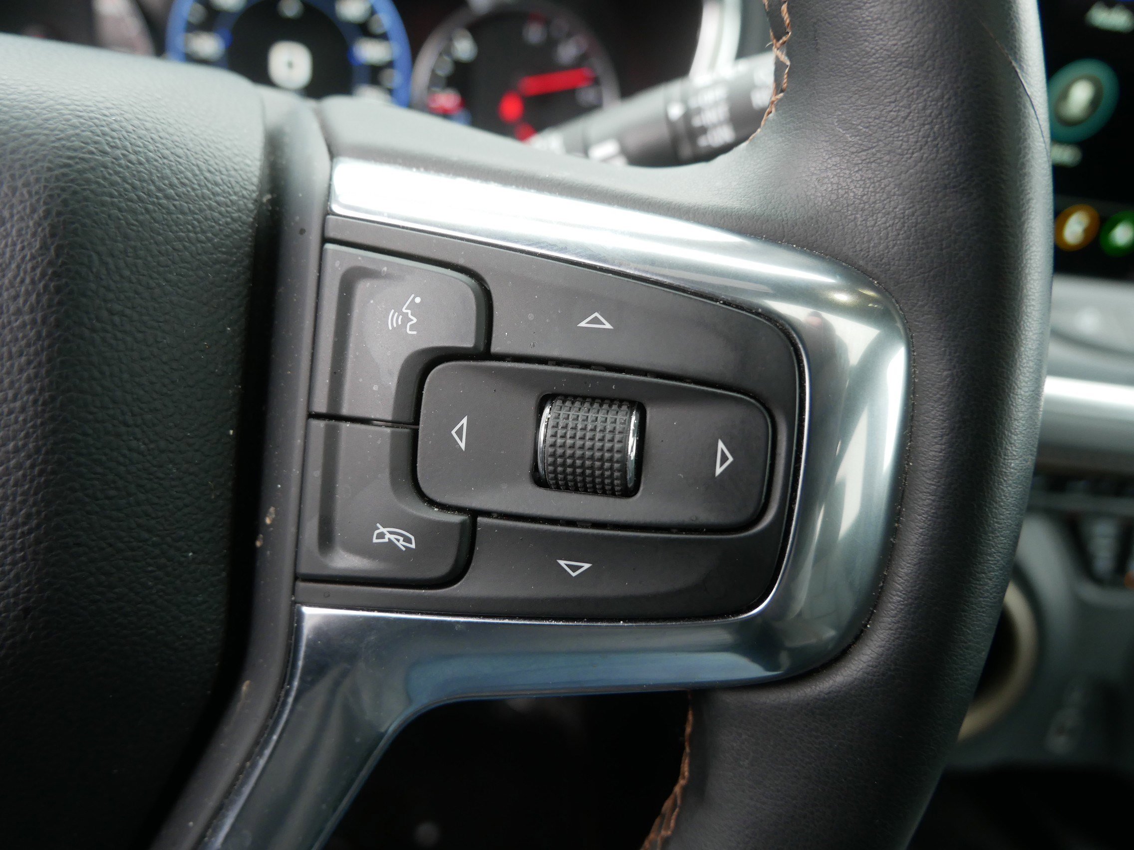 Used 2024 Chevrolet Blazer Premier w/ Driver Confidence II Package image 25