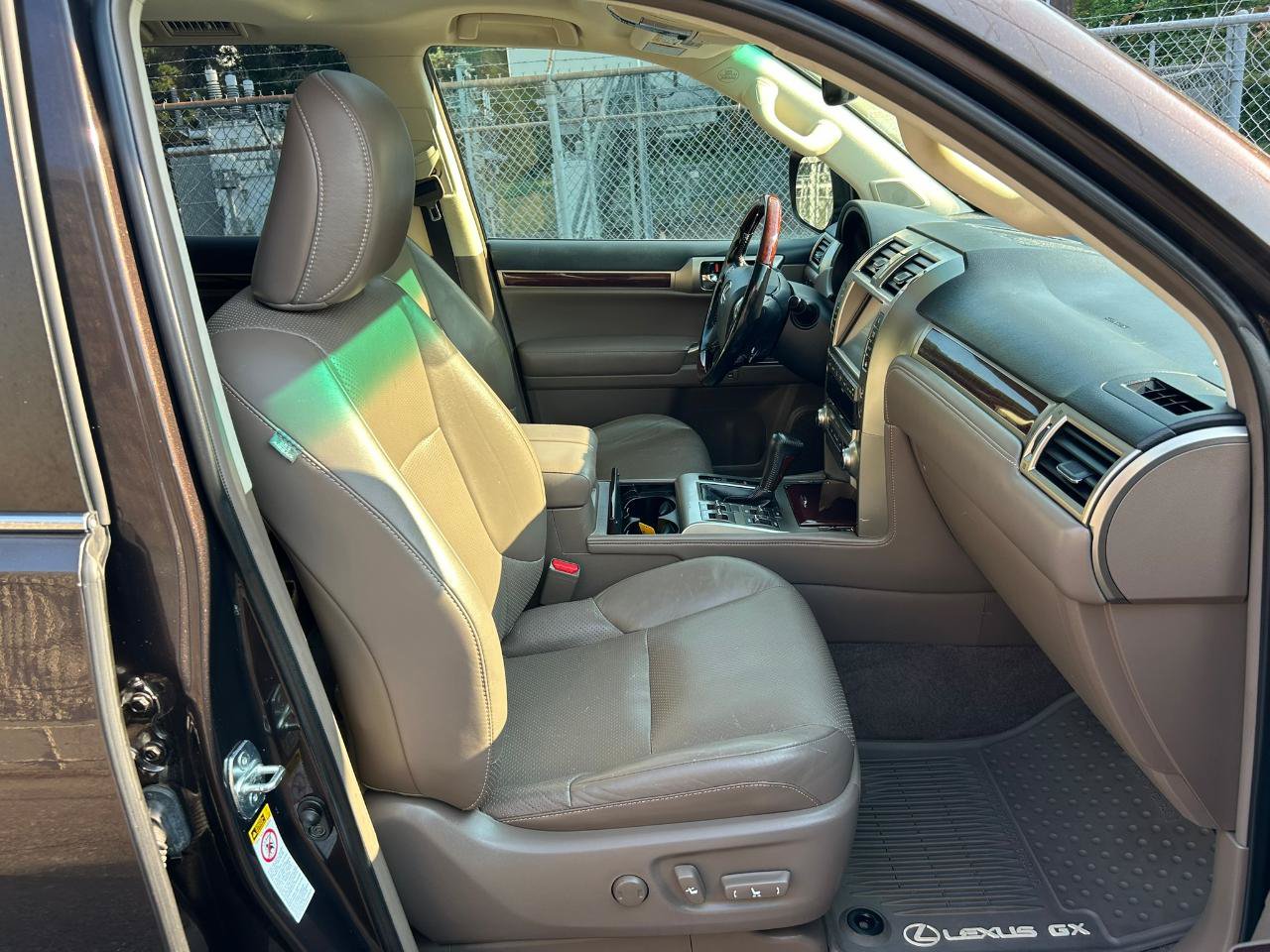 Used 2018 Lexus GX 460 Luxury AWD/4WD image 18