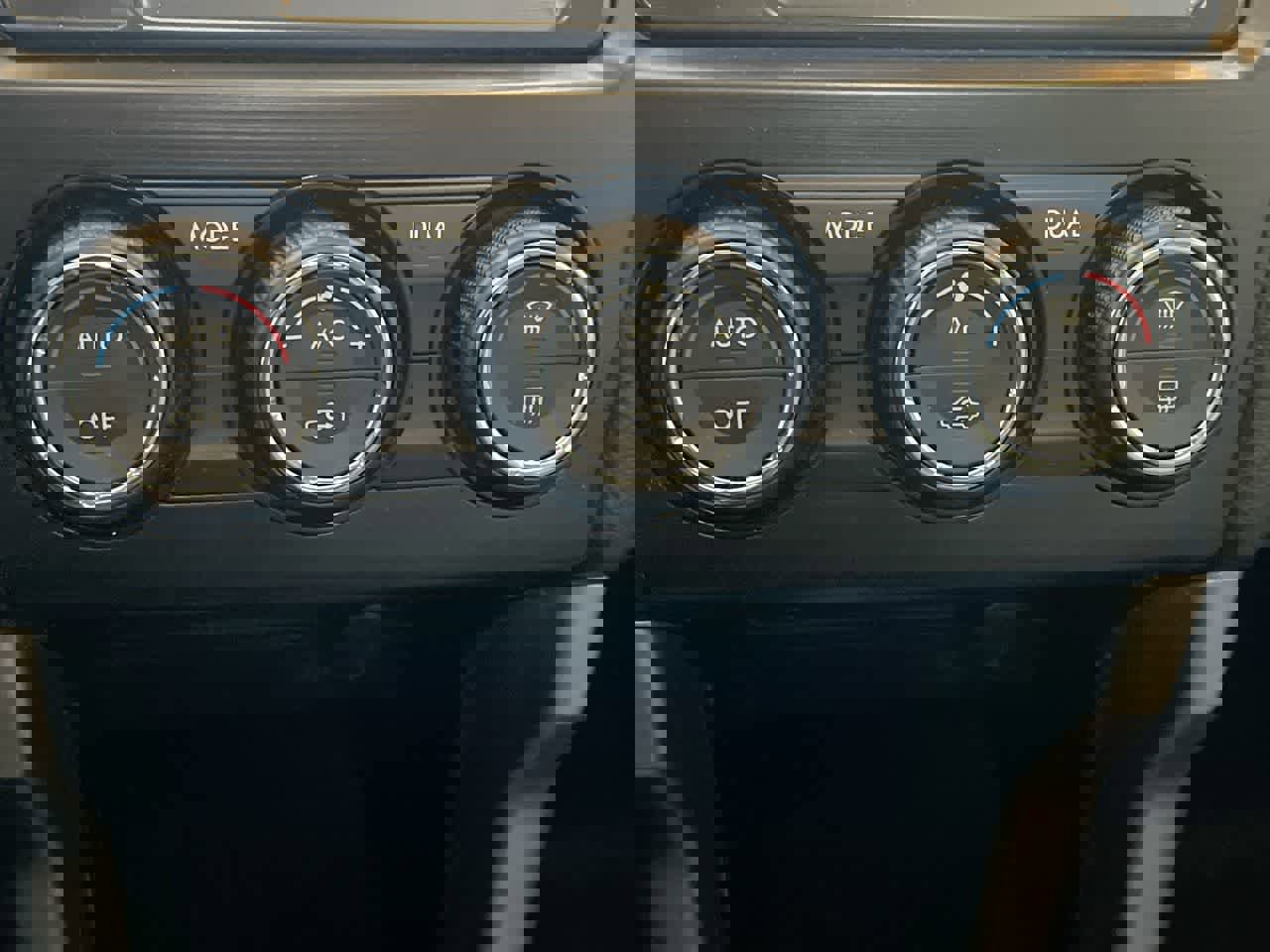 Used 2014 Subaru Forester 2.5i Touring w/ Popular Package #1 image 18