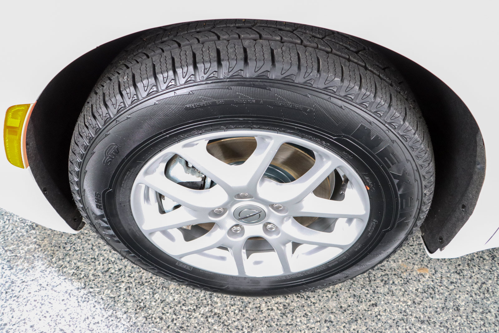 Used 2023 Chrysler Pacifica Touring-L FWD image 11