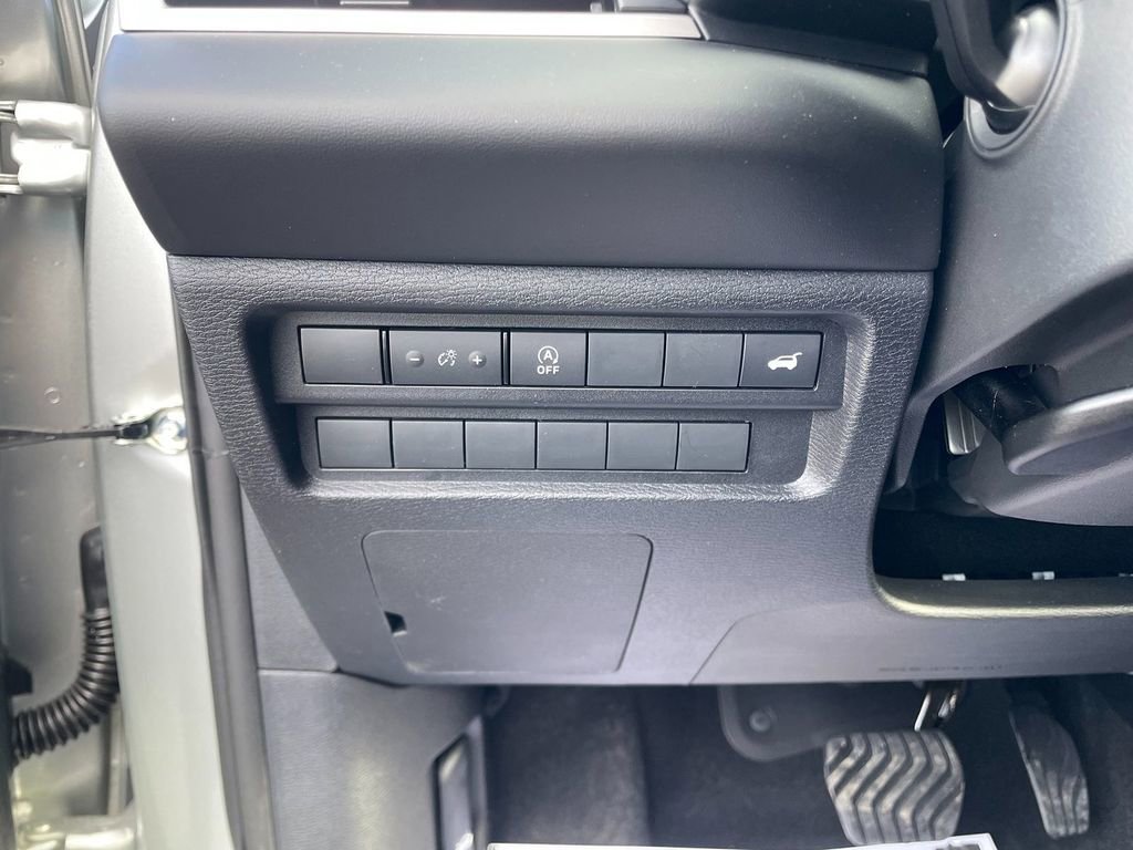 New 2026 Mitsubishi Outlander SE image 14