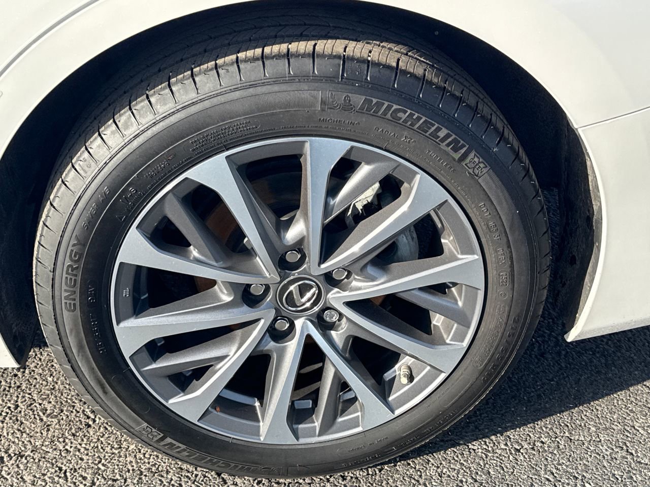 Used 2022 Lexus ES 250 image 11