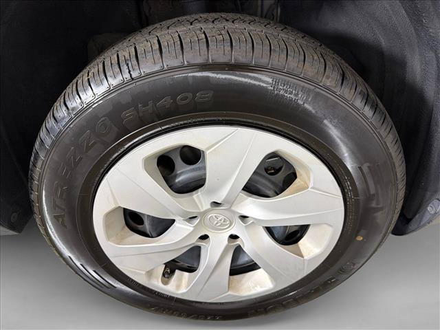 Used 2024 Toyota RAV4 LE AWD/4WD image 12