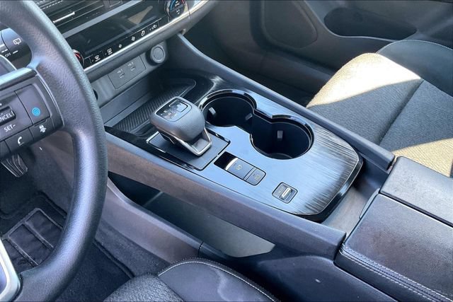 Used 2024 Nissan Rogue SV FWD image 17
