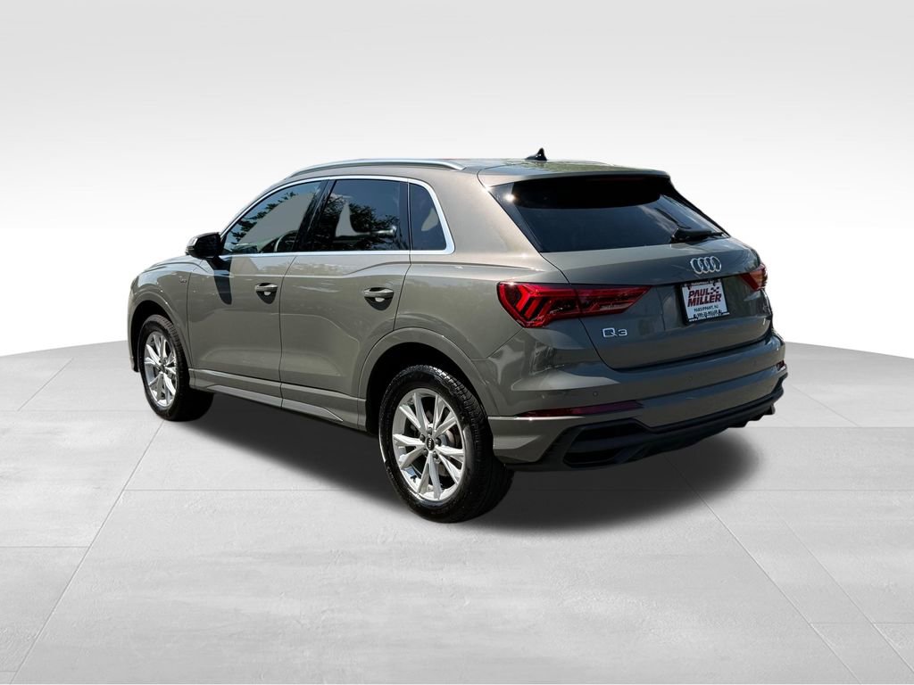 Used 2025 Audi Q3 2.0T Premium w/ Convenience Package AWD/4WD image 5