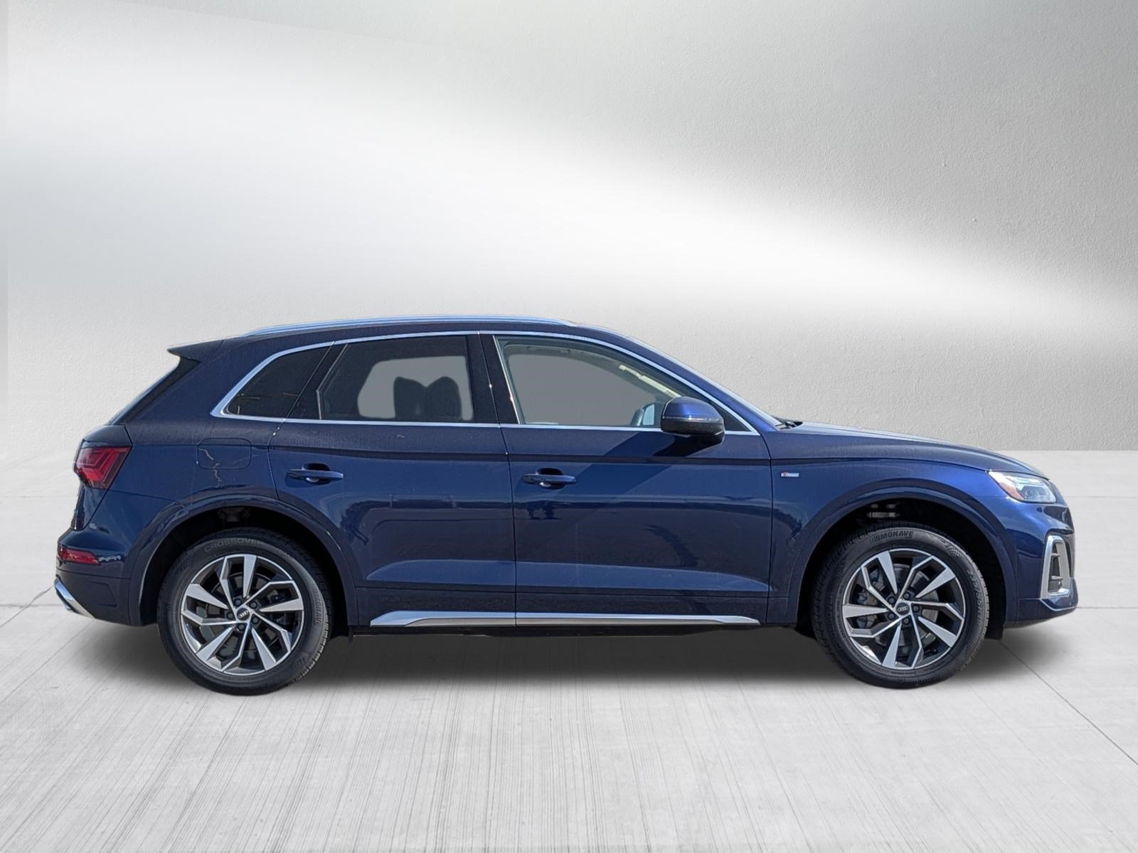 Used 2023 Audi Q5 2.0T Premium Plus w/ Premium Plus Package AWD/4WD image 8