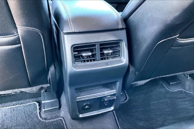 Used 2024 Ford Edge Titanium AWD/4WD image 10