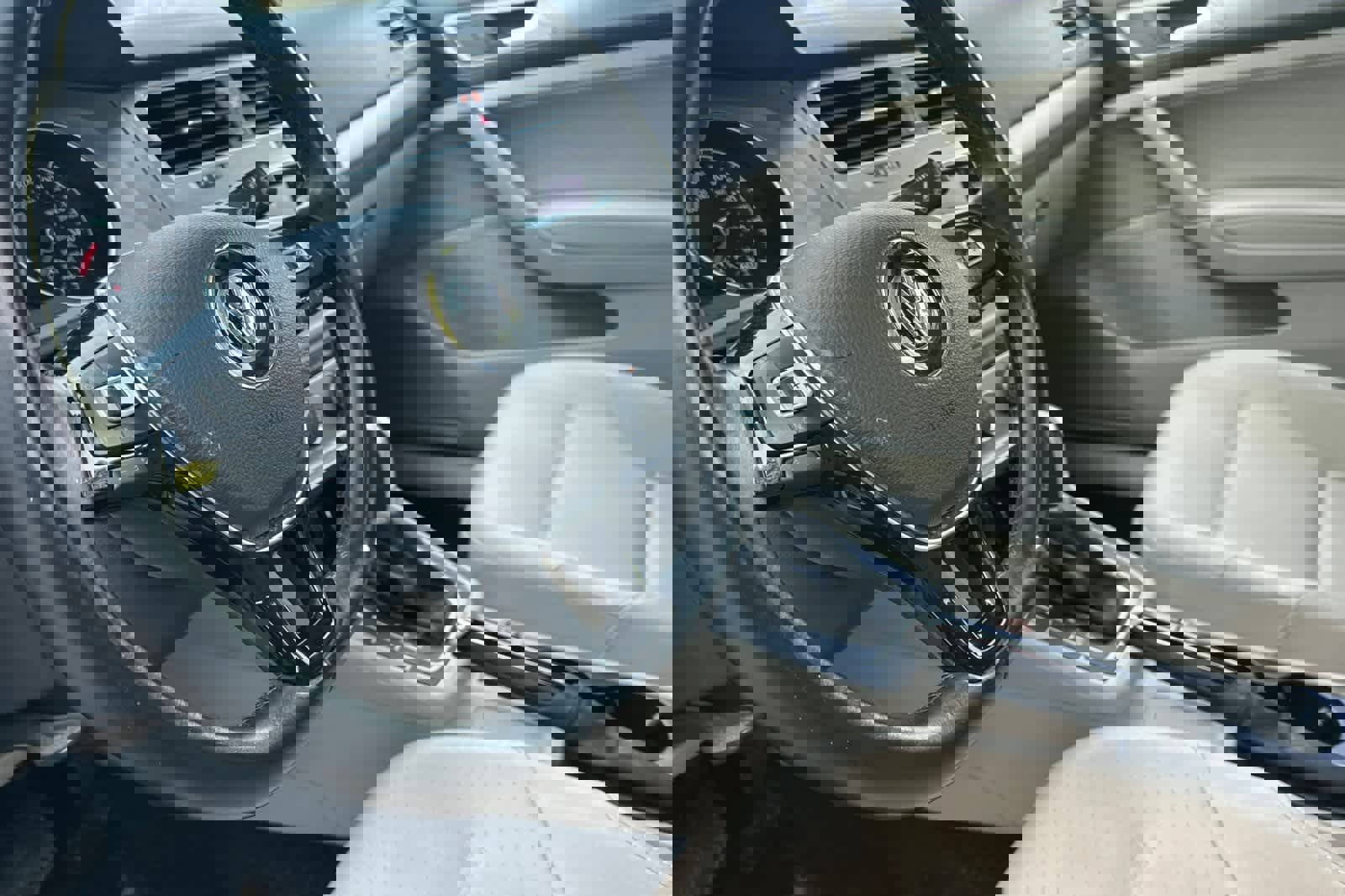 Used 2015 Volkswagen Golf TDI SE image 12