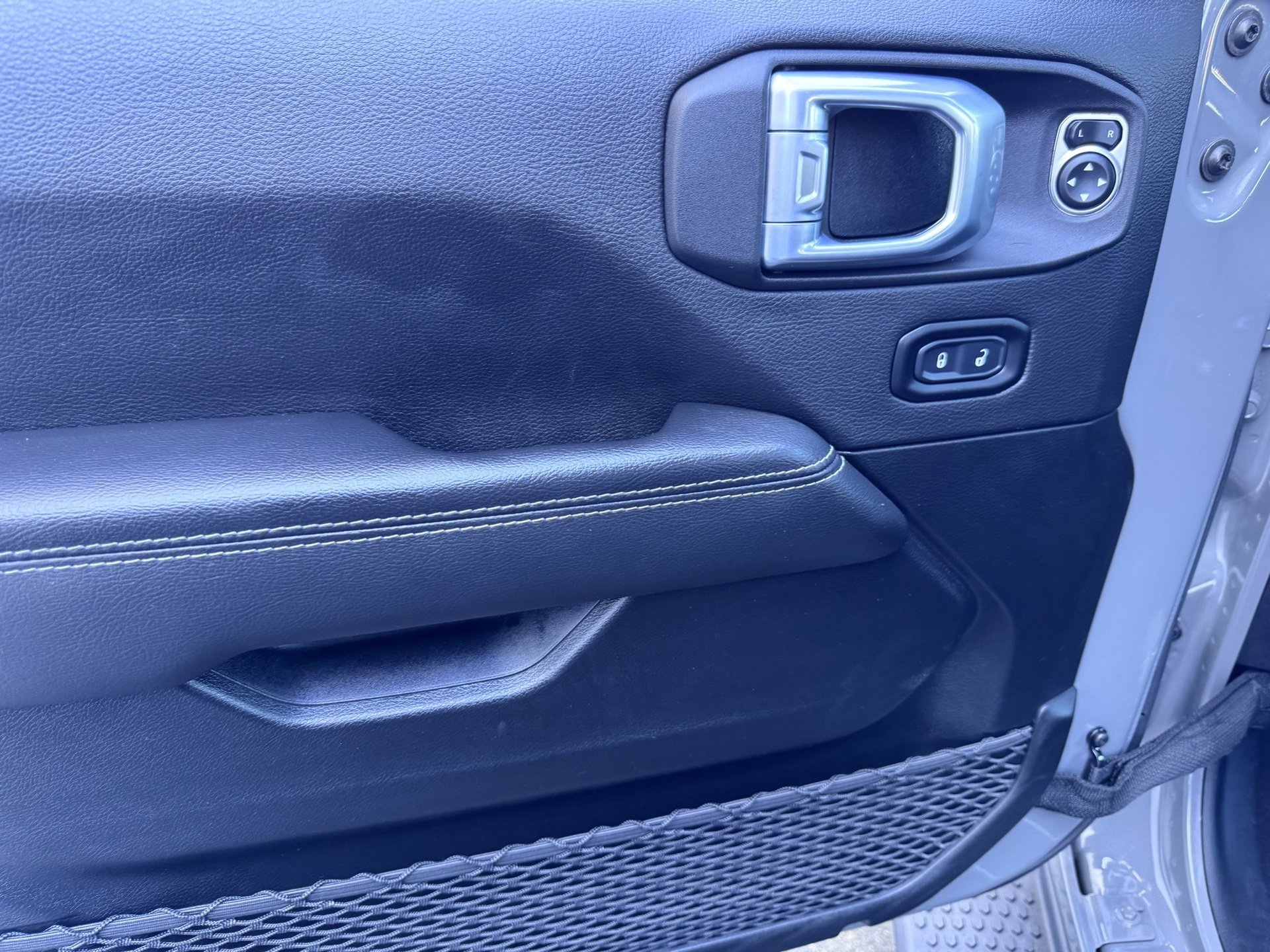 Used 2021 Jeep Wrangler Unlimited Sahara w/ Uconnect 4C Nav & Sound Group image 18