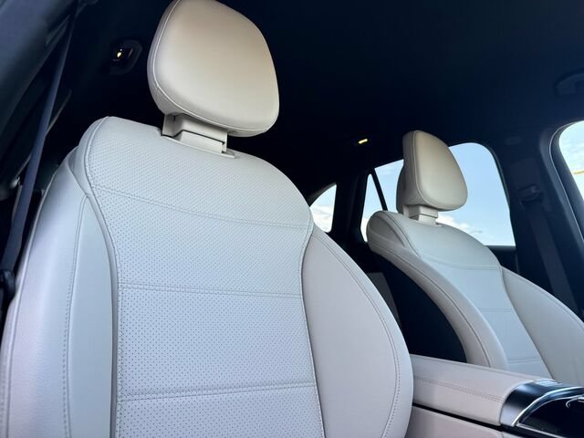 Certified 2025 Mercedes-Benz GLC 300 image 21