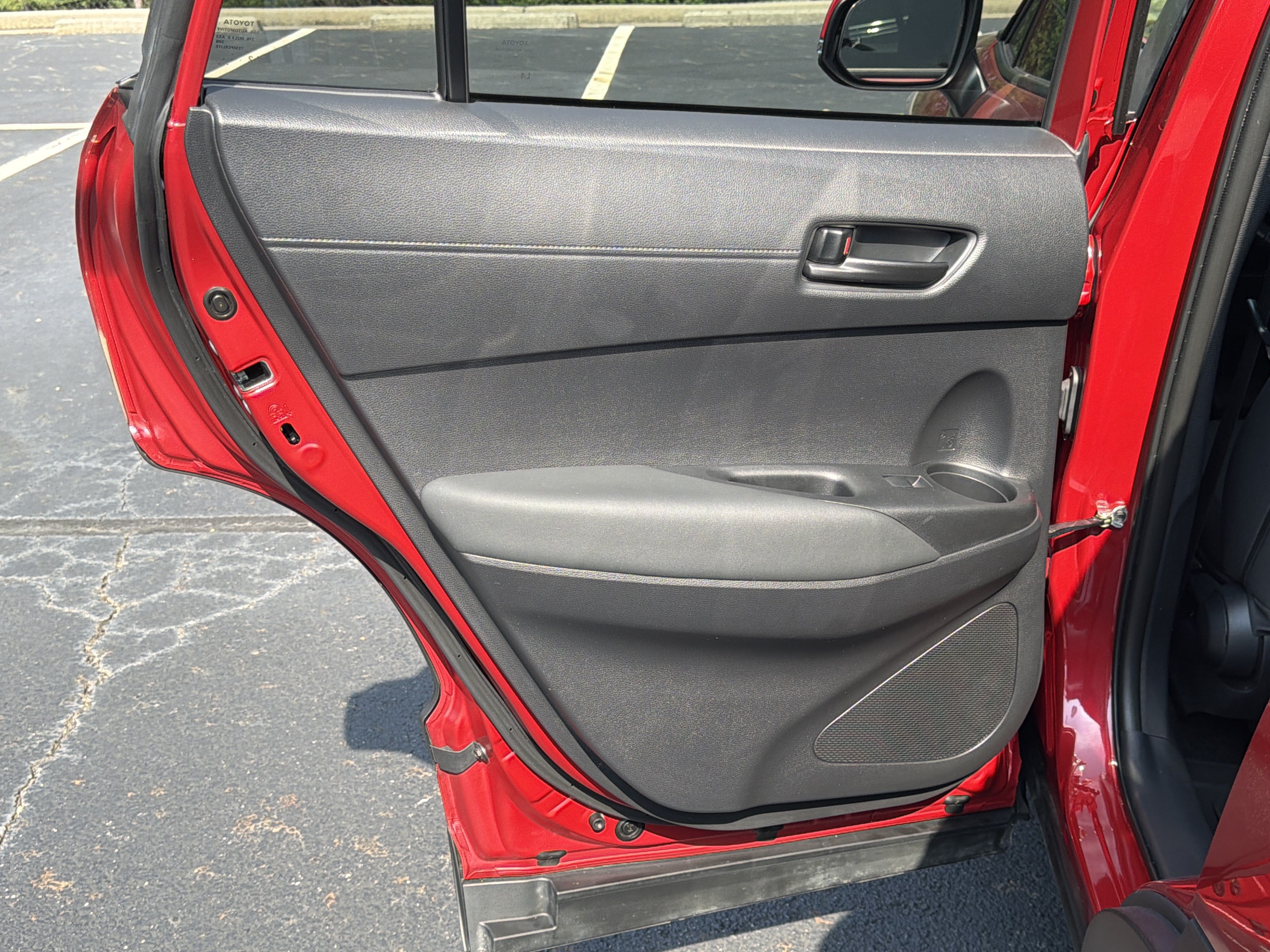 Used 2022 Toyota Corolla Cross LE w/ Moonroof Package FWD image 21
