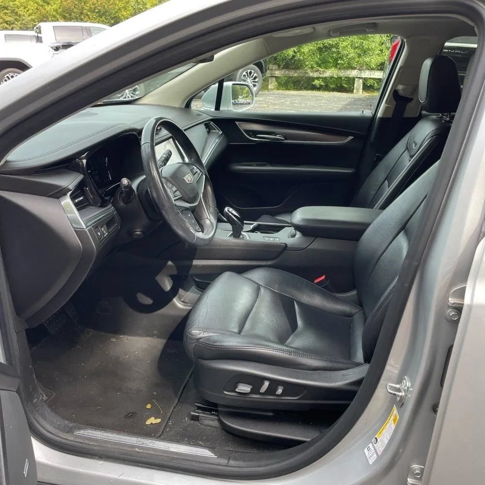 Used 2018 Cadillac XT5 Luxury w/ Driver Awareness Package AWD/4WD image 21