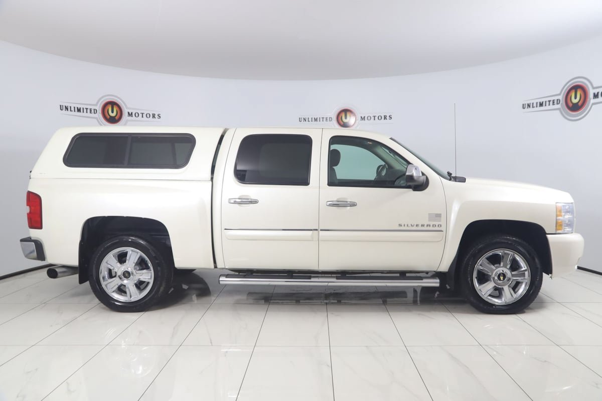 Used 2012 Chevrolet Silverado 1500 LTZ w/ LTZ White Diamond Edition AWD/4WD image 2