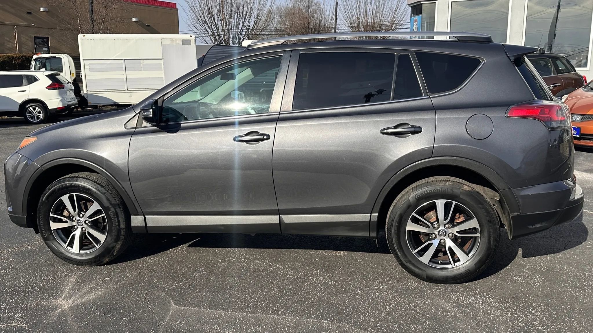 Used 2018 Toyota RAV4 XLE image 8